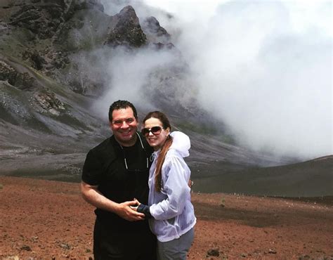 phil swift wife.
